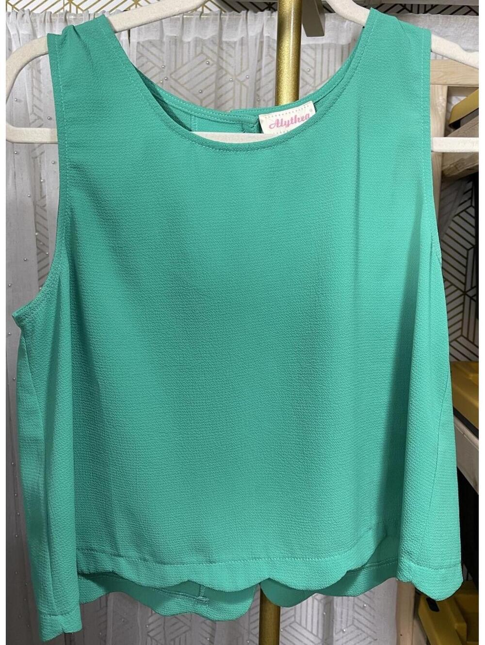 Alythea Women’s Green Scallop Hem Sleeveless Top Blouse Button Back Sz Med